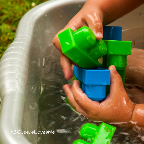 Water play with sponges